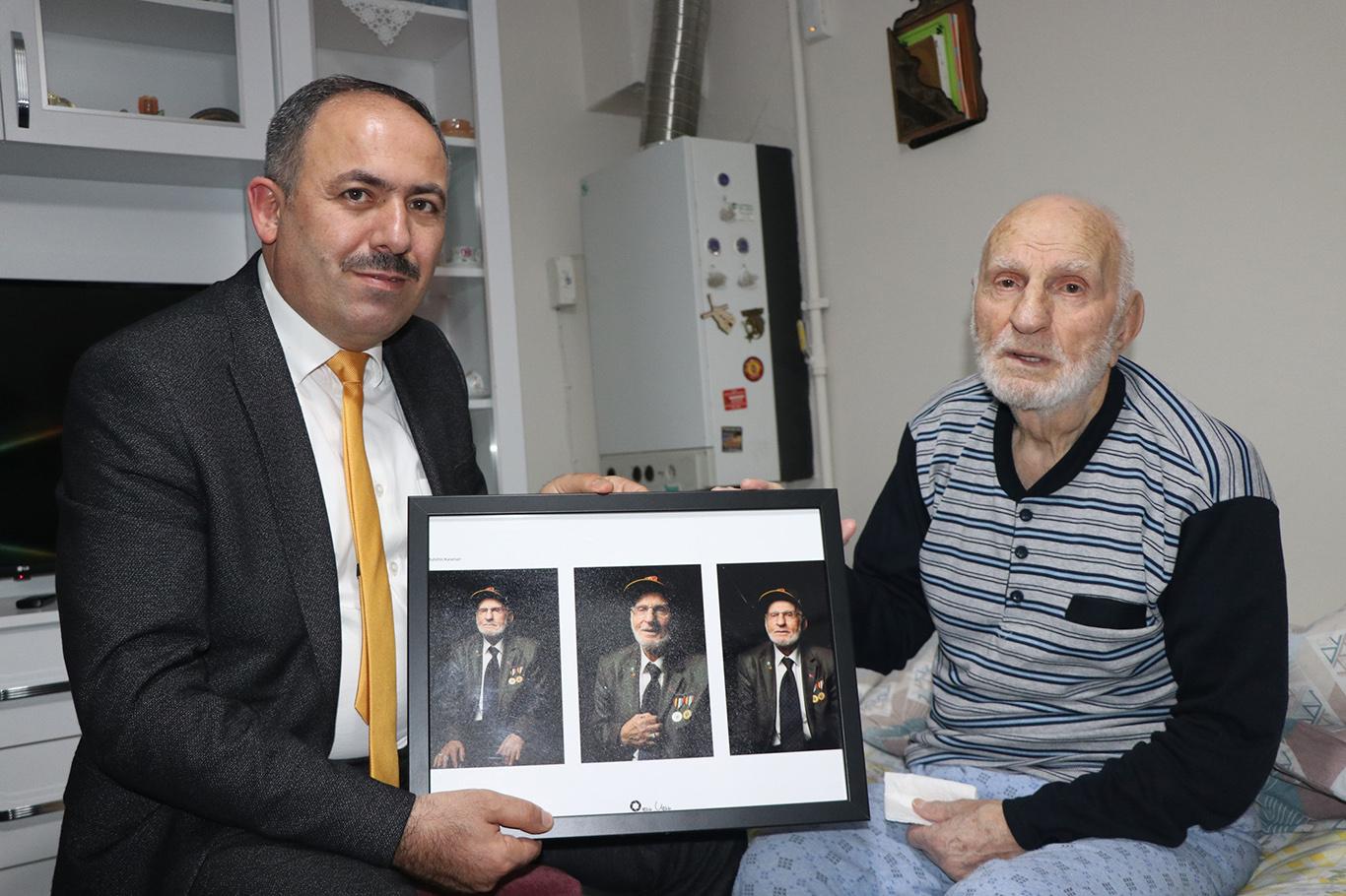 Elibüyük, Kore gazisini evinde ziyaret etti Elibüyük, Kore gazisini evinde ziyaret etti